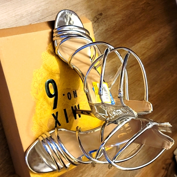 DRESS SANDALS - Picture 1 of 2